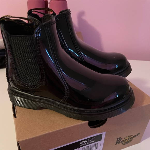 Size 9 nwt - Picture 1 of 2